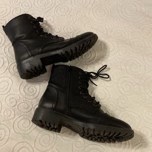 Sz 9, Lace-up Black Boots w/ side zipper.